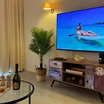 Апартамент Luxury Sea View, 5star Barcelo On *